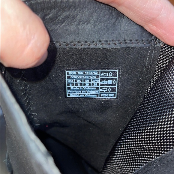 Authentic UGG Australia Leather Black Combat Boots Women SZ 8 Like New - Picture 10 of 11